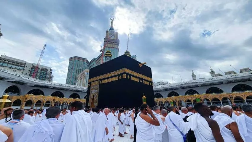 ৯ বছরের বিরতি শেষে ওমরাহ করতে সৌদির পথে ইরানিরা