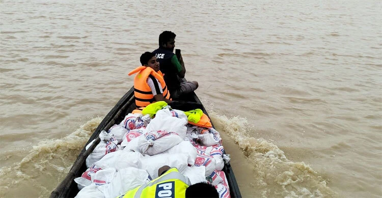 মনোহরগঞ্জের প্রত্যন্ত অঞ্চলে ত্রাণের জন্য হাহাকার