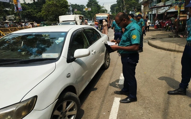 ট্রাফিক আইন লঙ্ঘনে ২০ লাখ টাকা জরিমানা