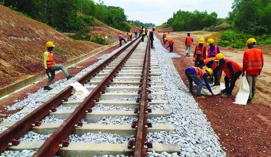 রেলের রুটে ‘পরিবর্তন আসবে বলেছেন :উপদেষ্টা