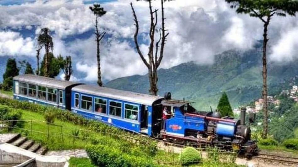 বাংলাদেশি পর্যটক নেই কলকাতা-দার্জিলিংয়ে, মাথায় হাত ব্যবসায়ীদের