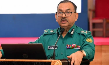 বৈধ জুয়েলারি প্রতিষ্ঠানে নিরাপত্তা দেওয়ার আশ্বাস ডিএমপি কমিশনারের