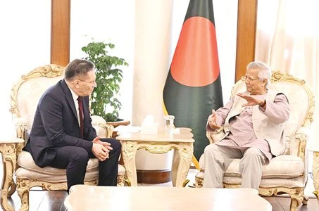 রাশিয়ার সাথে শান্তিপূর্ণ পরমাণু শক্তি সম্প্রসারণে আগ্রহী বাংলাদেশ : প্রধান উপদেষ্ঠা