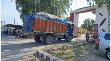 বাংলাবান্ধা দিয়ে নেপালে গেল ৪২ মেট্রিক টন আলু